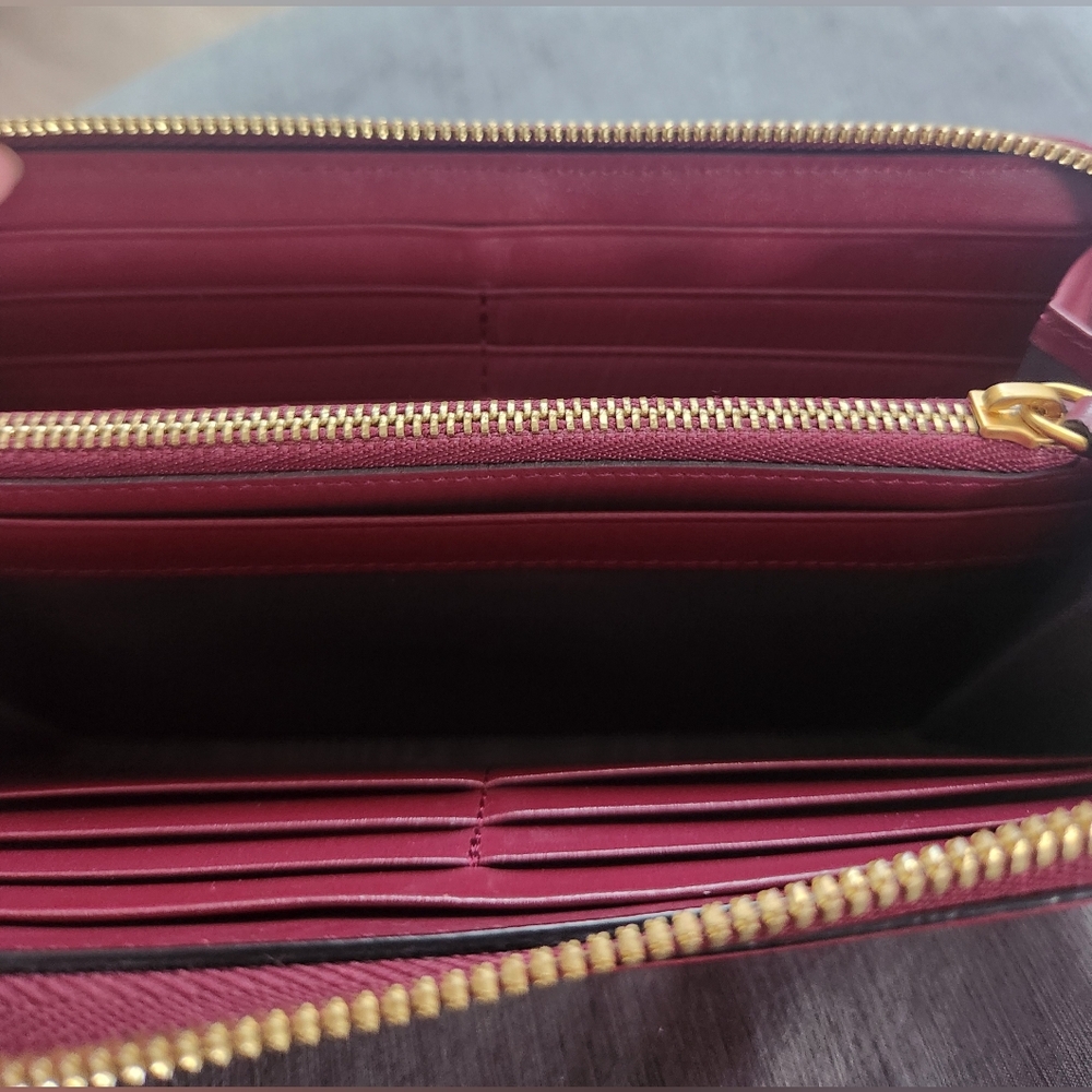 MCM Grained Leather Long Zip-around Wallet - Picture 7 of 9